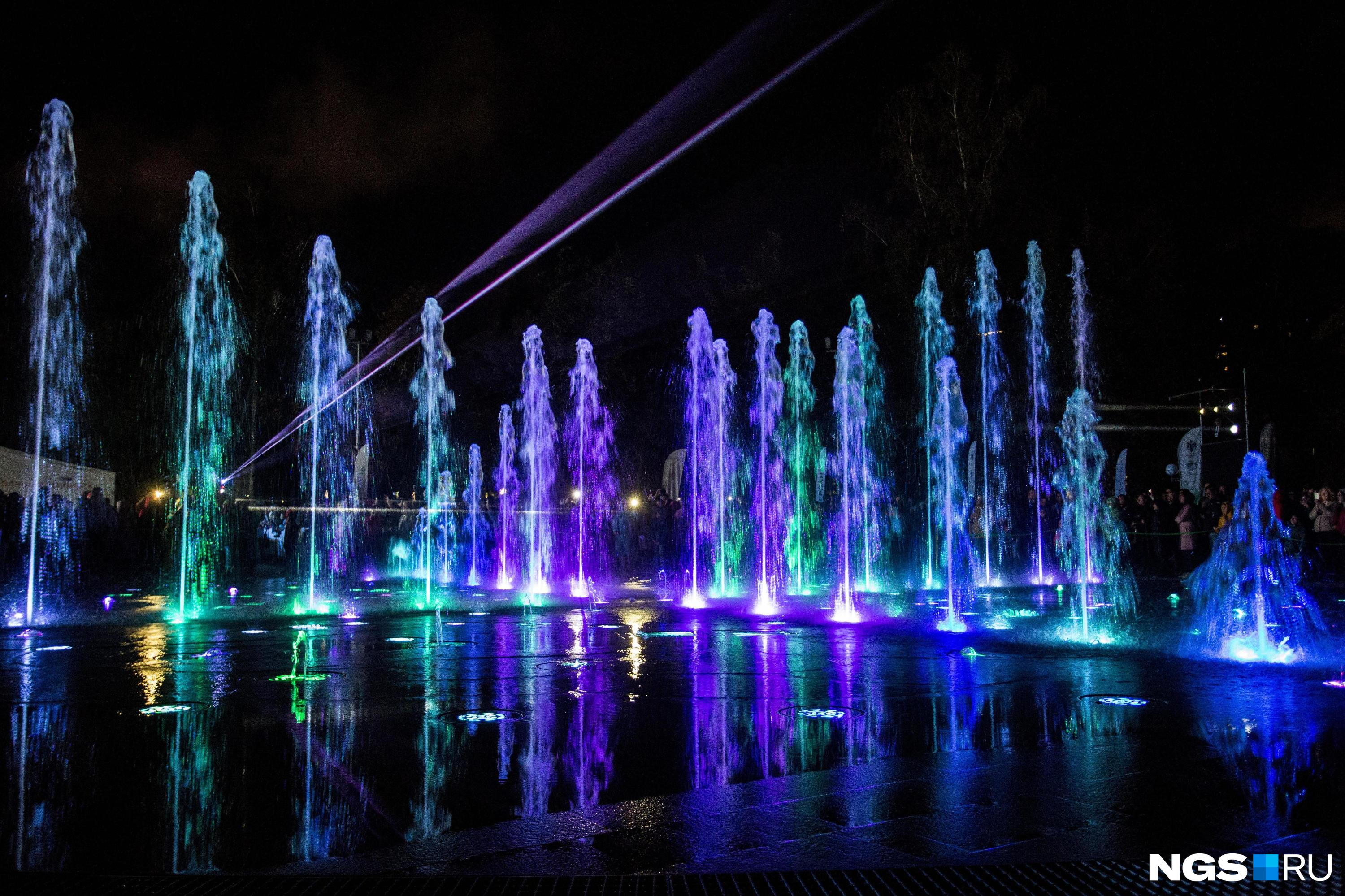 В Новосибирске сезон фонтанов закроют лазерным шоу в Центральном парке