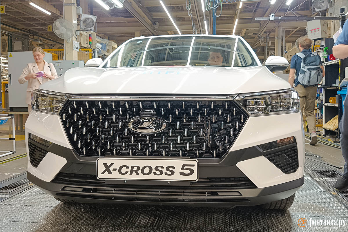 В Петербурге запустили производство Lada X-Cross 5, сколько она будет  стоить - 17 июня 2023 - ФОНТАНКА.ру