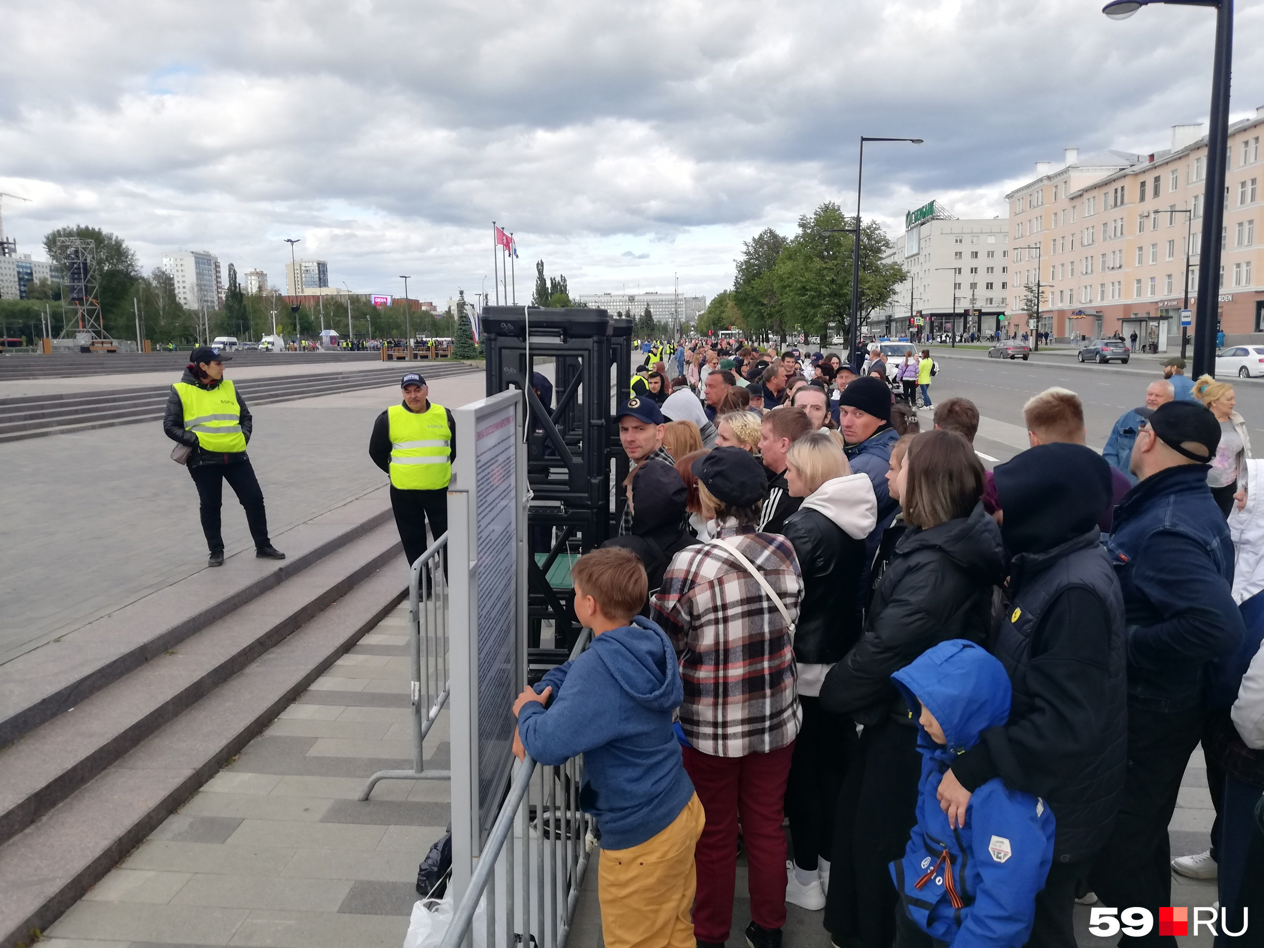 Фото в перми у театра