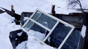 Дом в Челябинской области накрыло лавиной. Видео