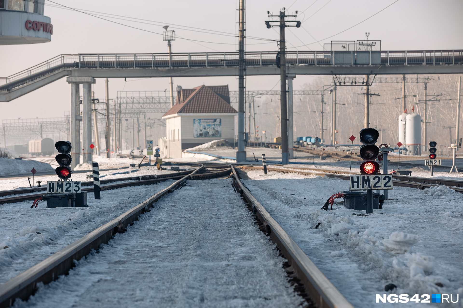 Катастрофы на железных дорогах китая. Люди в поезде. Пассажирский поезд. Сошедшая с рельсов разные пути крушение дорама. Сошедшая с рельсов разные пути крушение дорама.
