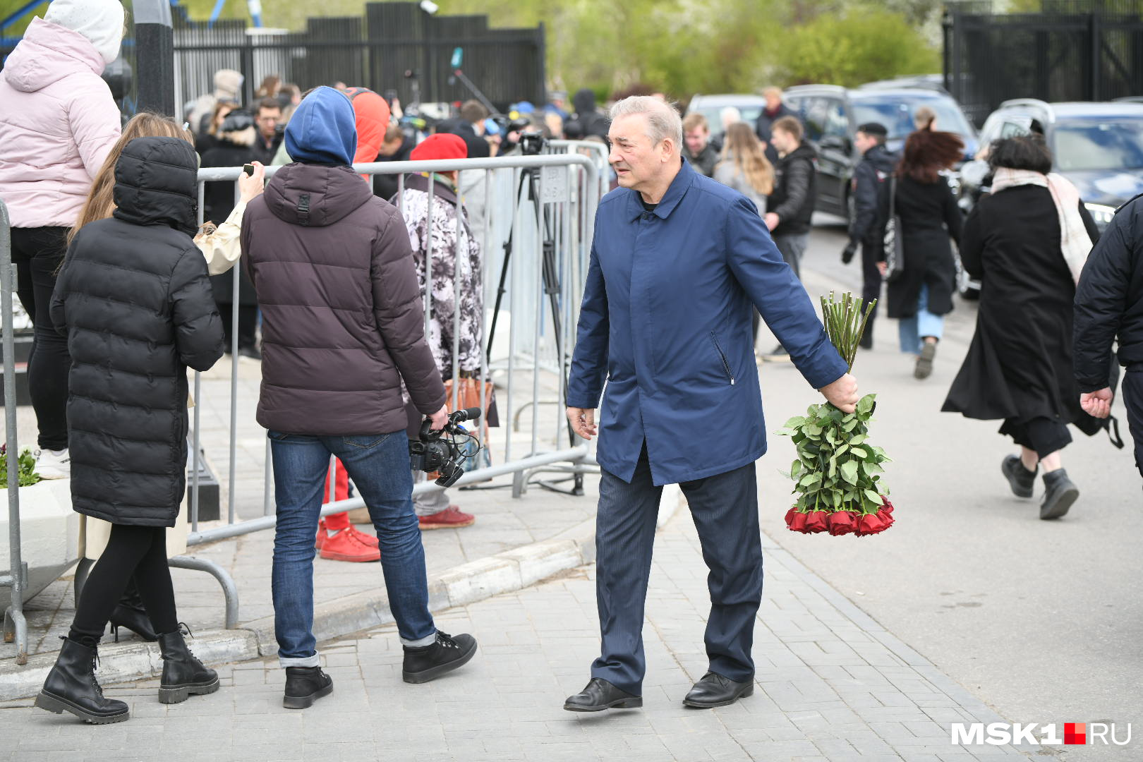 Президент Федерации хоккея России Владислав Третьяк на Троекуровском кладбище