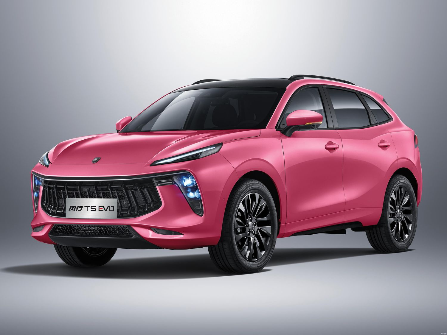 Forthing T5 Evo — более современное поколение модели. Его также собирают в Калининграде