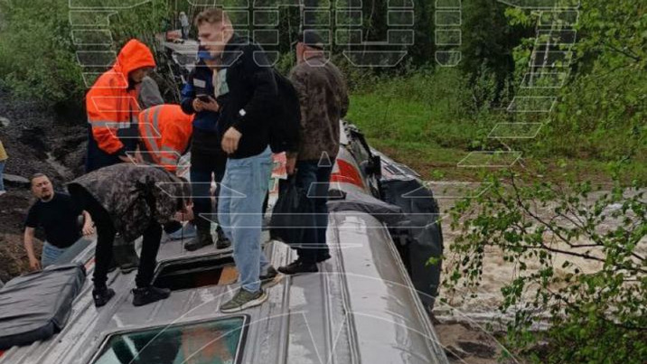 70 человек ранены, в регионе ввели режим ЧС: онлайн-трансляция о крушении поезда в Республике Коми