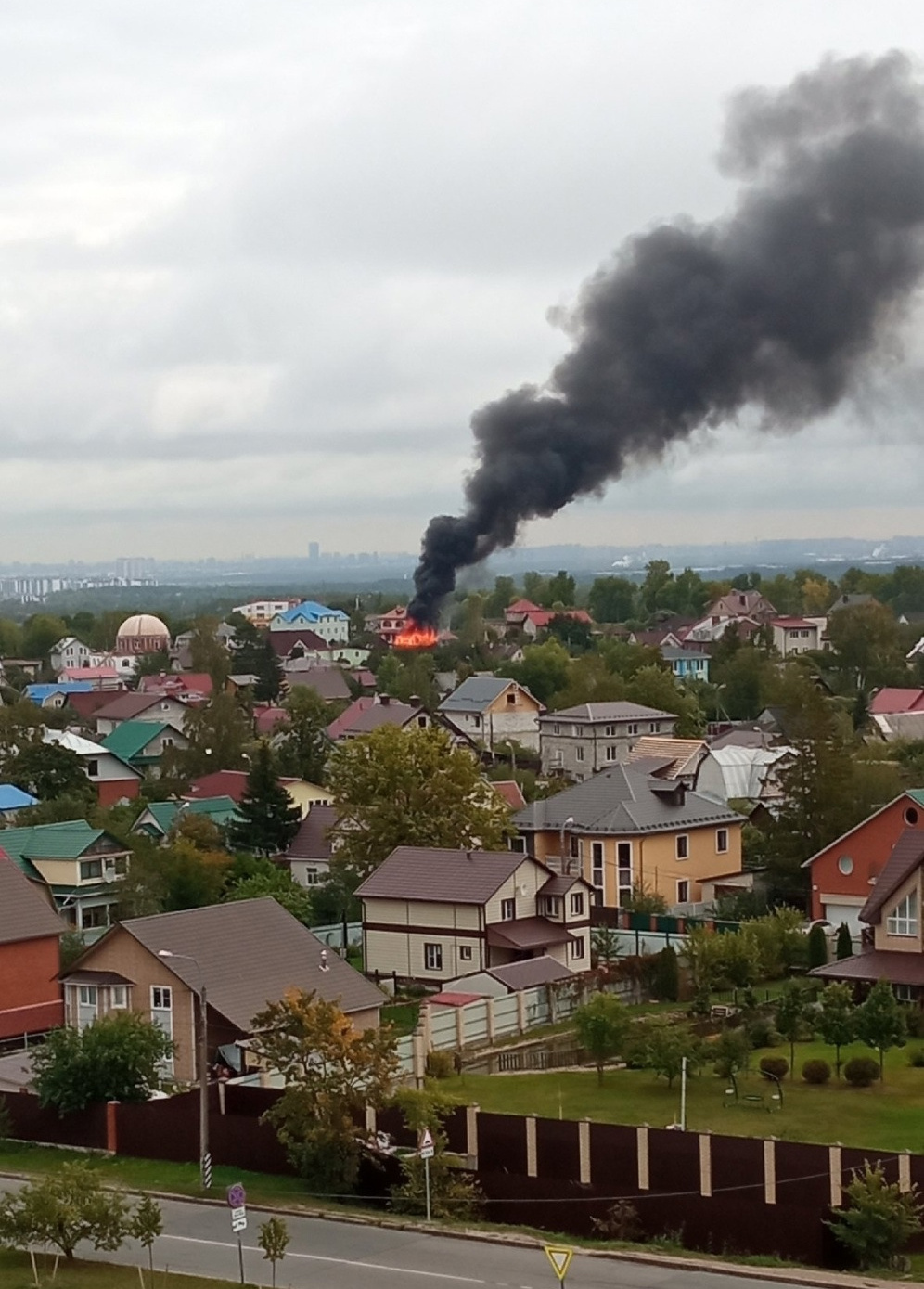 Мощный пожар в Красном Селе, чёрный столб дыма виден издалека | 08.09.2023  | Санкт-Петербург - БезФормата