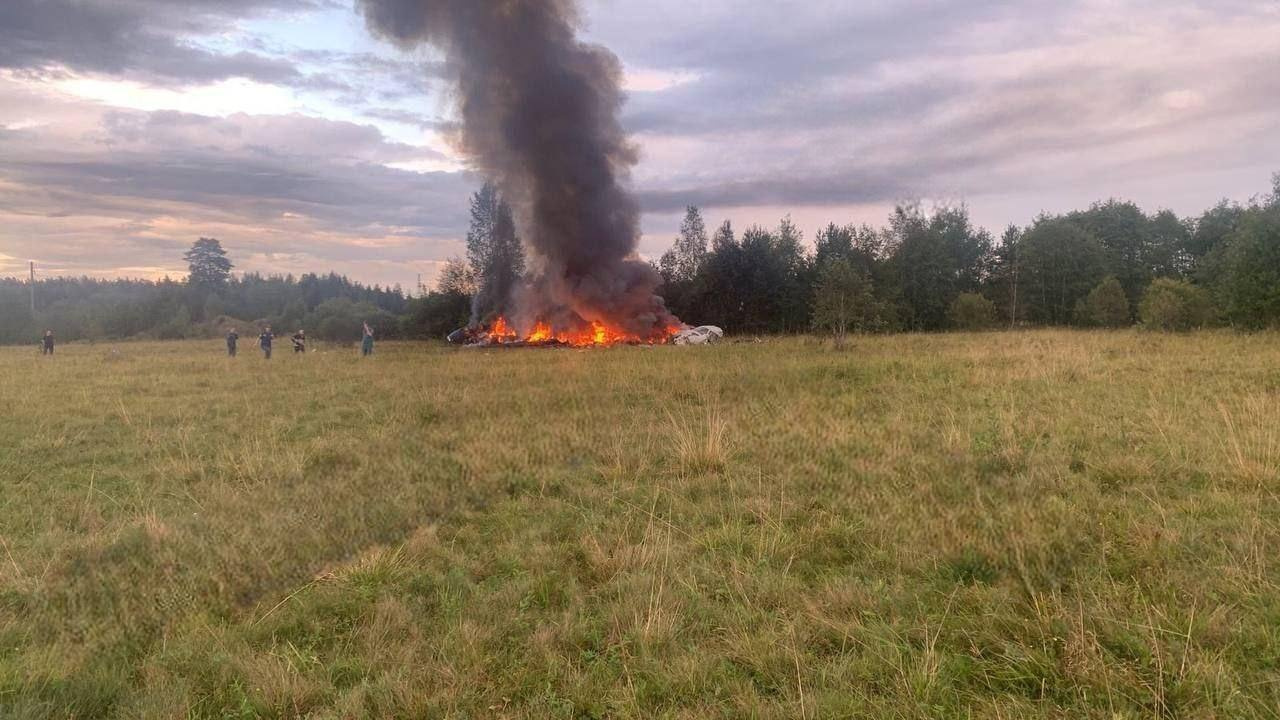 В Тверской области рухнул самолет Евгения Пригожина, все на борту погибли:  онлайн-репортаж | 23.08.2023 | Ярославль - БезФормата