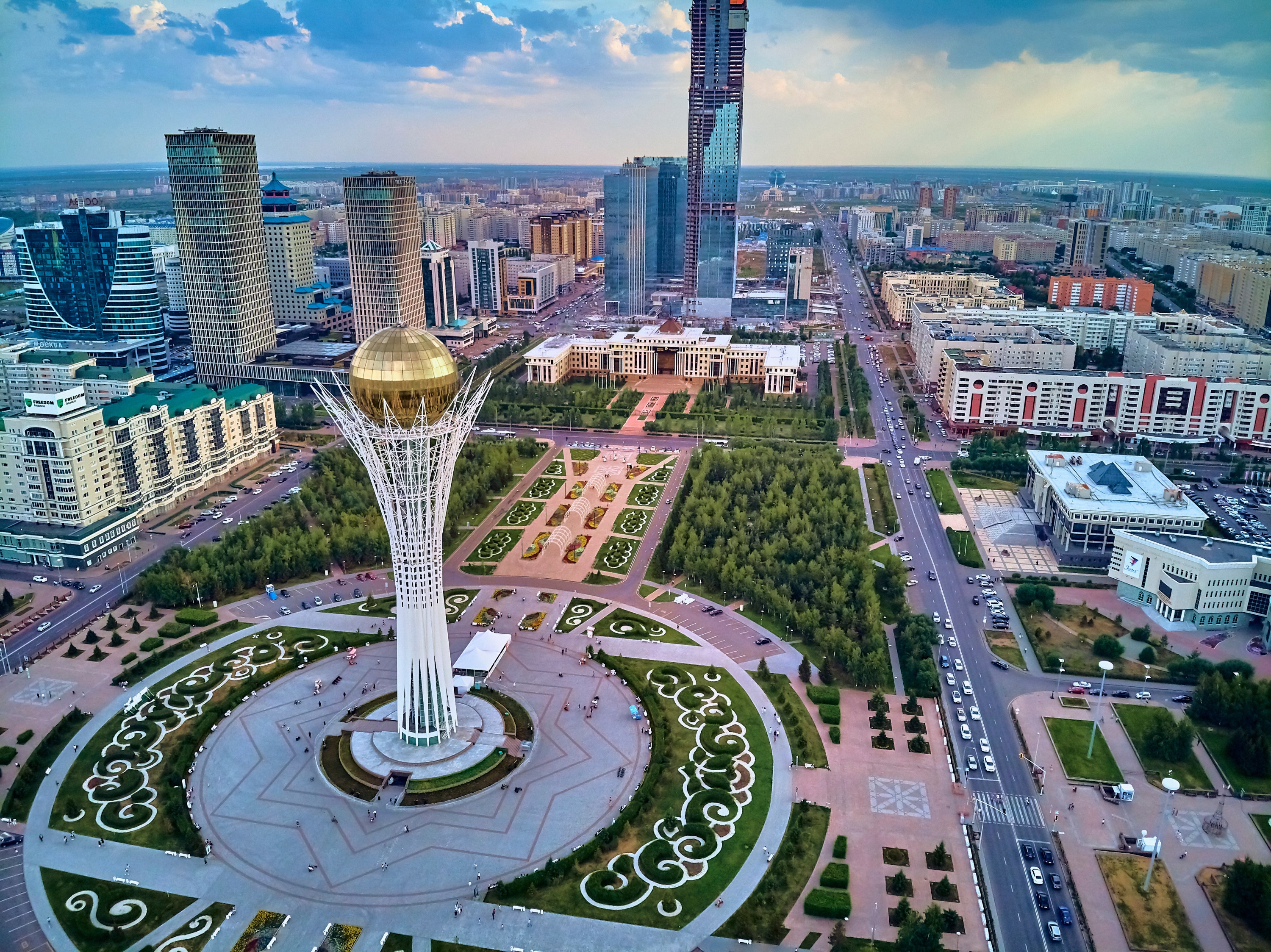 Кахтан. Столица Казахстана Нурсултан 2020. Нурсултан башня Байтерек.