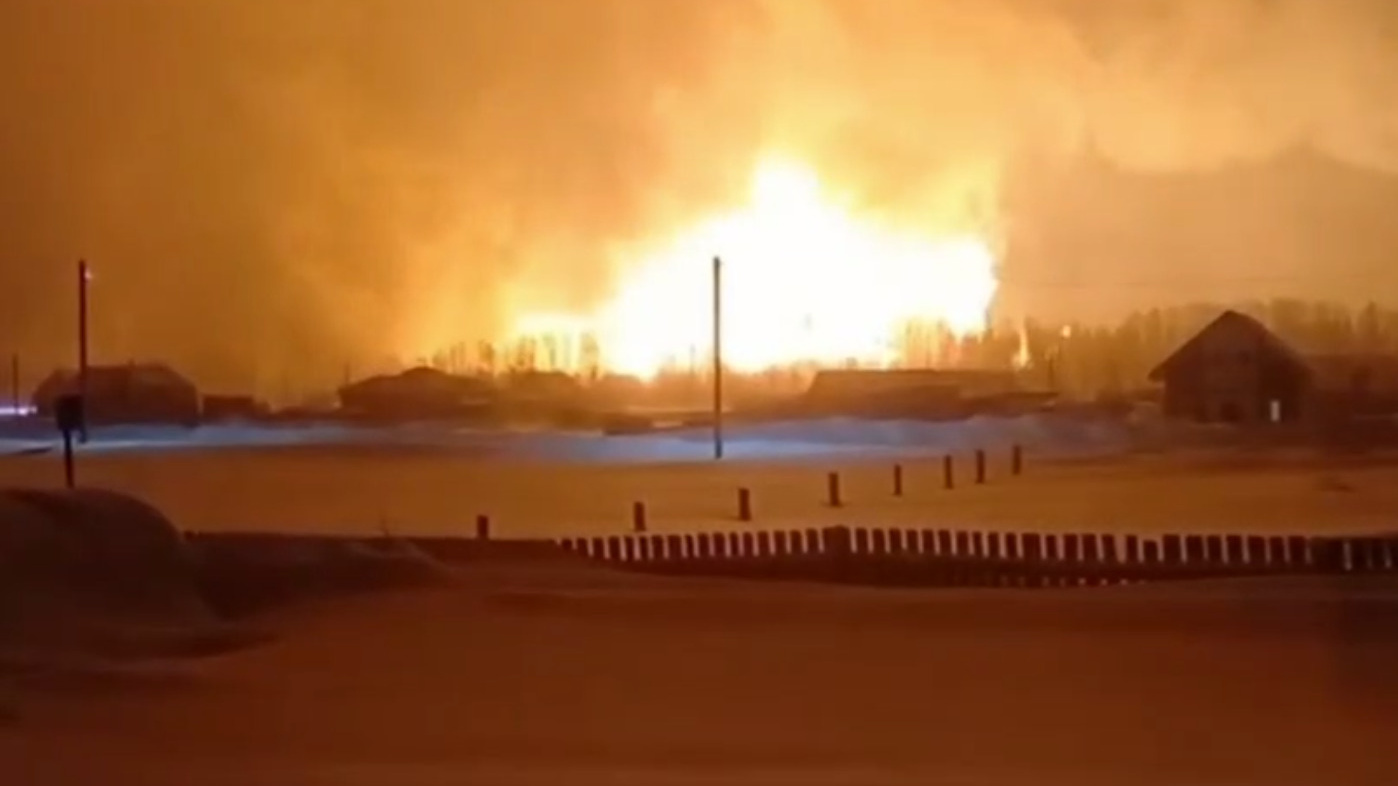 В Пермском крае прогремел взрыв: видео гигантского пожара на газопроводе