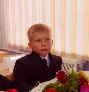 Фото мальчика сделано в 2013 году, хотя семья пропала в 2010