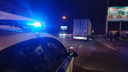 «Уснул за рулем»: водитель грузовика сбил двух человек в Новосибирске — один из них погиб на месте
