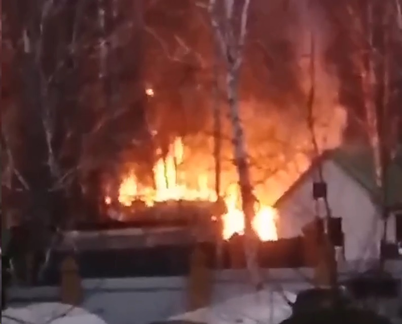 Дом загорелся в посёлке под Читой недалеко от места недавнего пожара