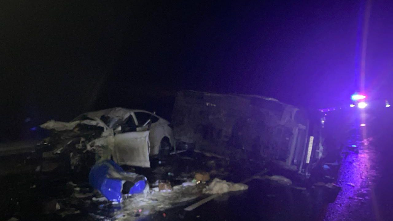 Жесткое ДТП на трассе Новосибирск — Ленинск-Кузнецкий с грузовиком: погибли три человека