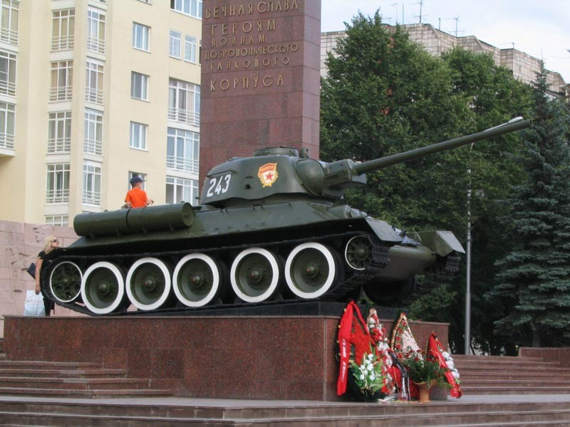 Памятник танкистам в перми фото