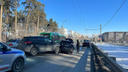 В Екатеринбурге произошло массовое ДТП: «паровозиком» столкнулись сразу пять автомобилей