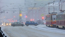 Екатеринбург накрыл снегопад. Синоптики объяснили, откуда пришла метель и когда закончится