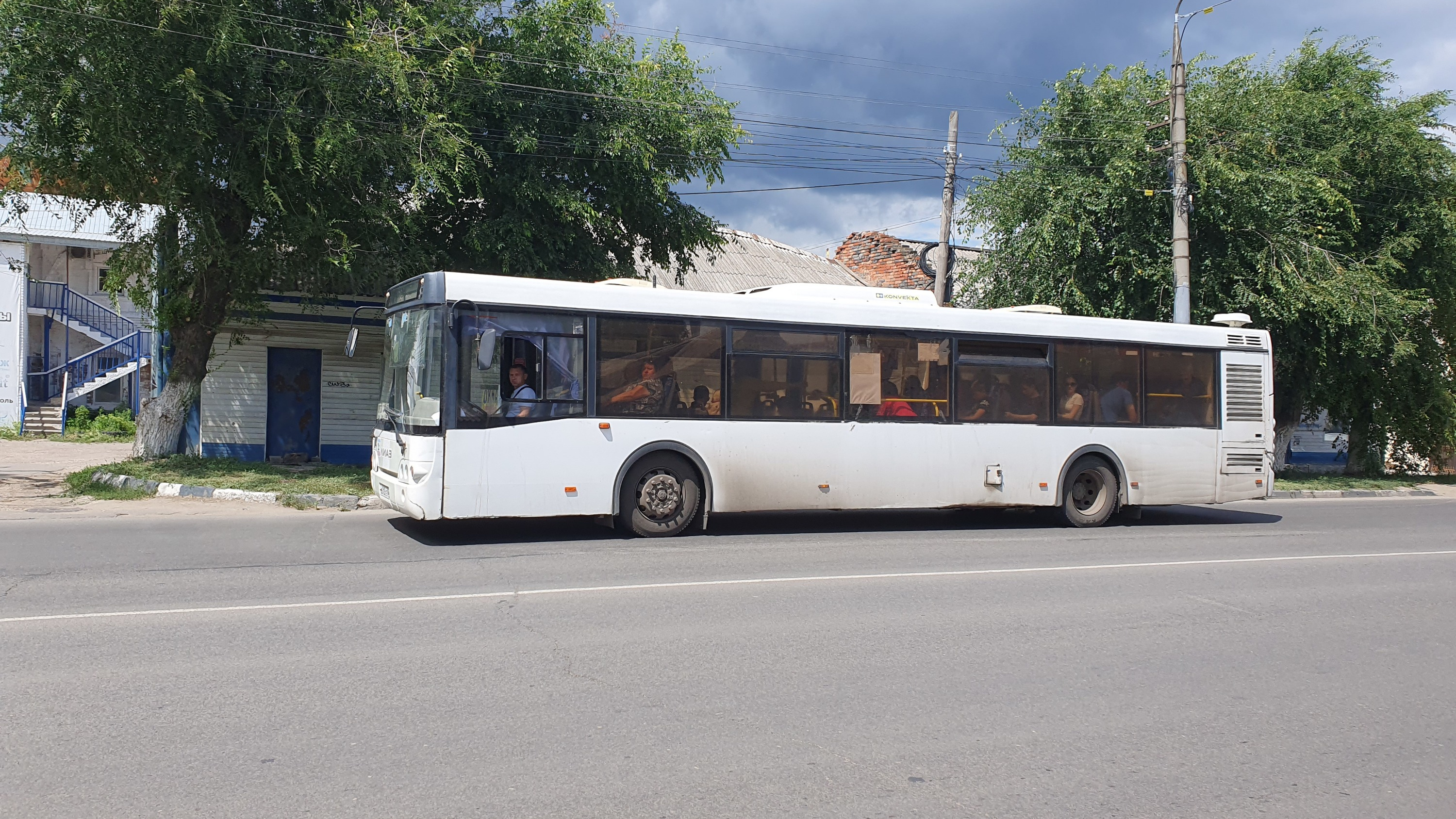 «Ради чего затевается?»: перевозчик рассказал, спасут ли общественный транспорт в Саратове брутто-контракты
