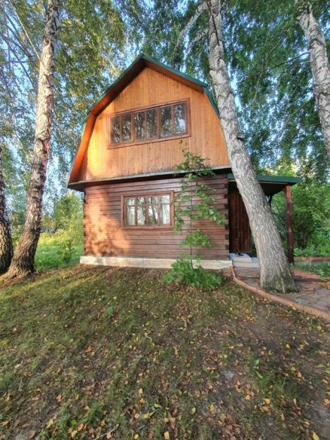 В самом доме никто не жил, фото изнутри владелец к объявлению не добавил