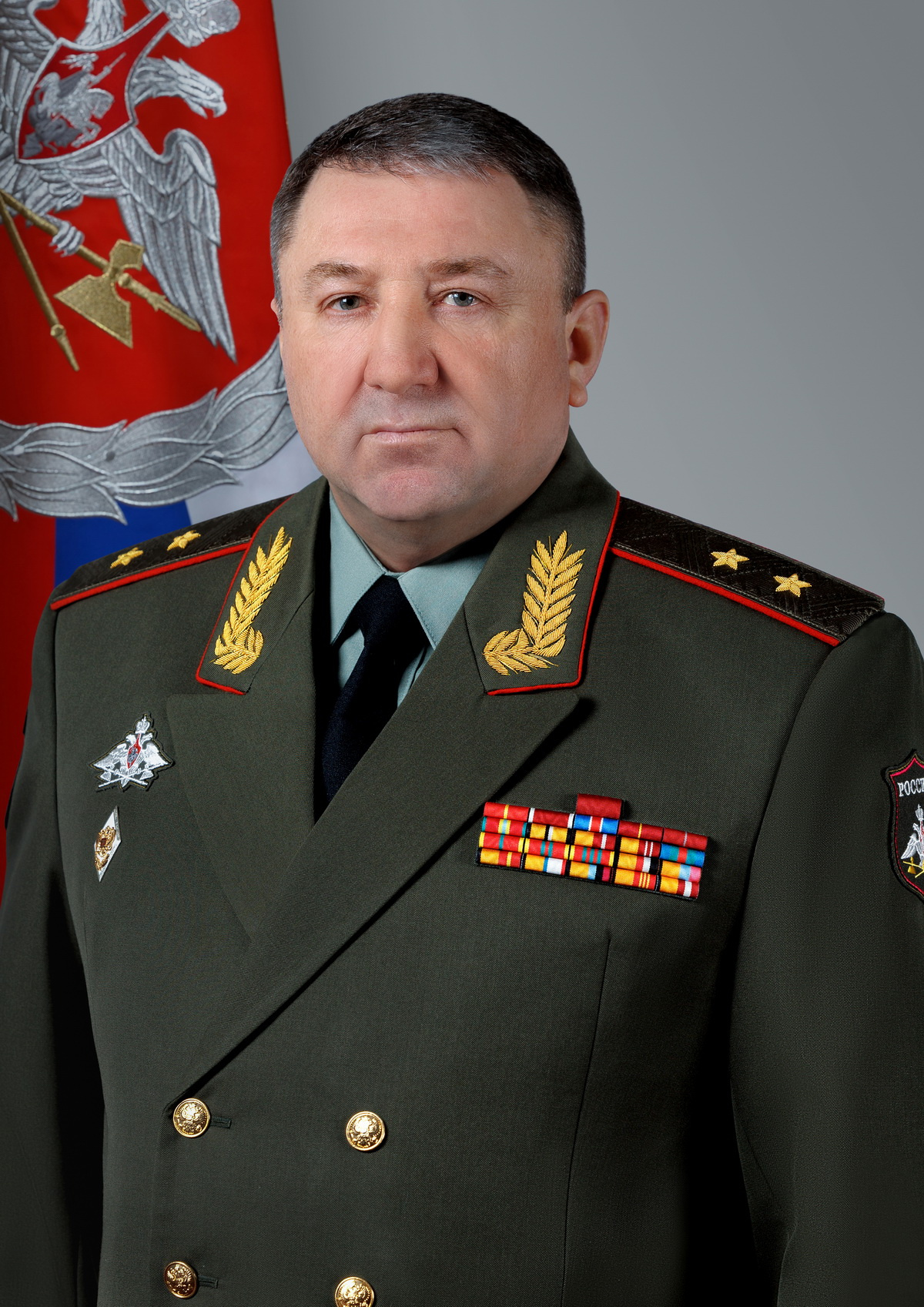 Булыга Андрей Михайлович<br />Заместитель министра обороны <br /><br />Родился в Казахстане, 56 лет. Окончил Ульяновское высшее военно-техническое училище, военные Академии тыла и транспорта, Генштаба.<br /><br />Генерал-лейтенант.