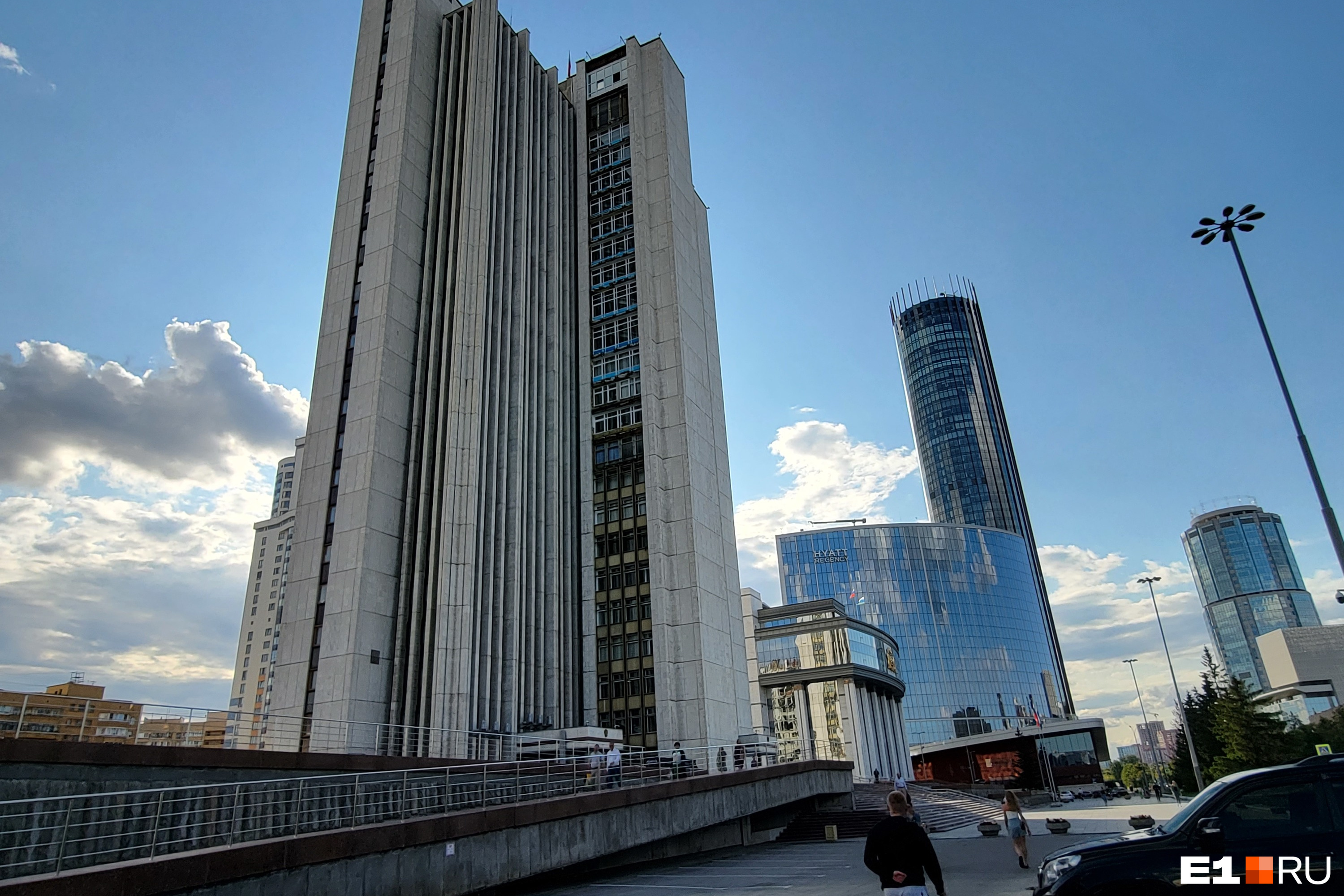 Свердловские власти определились, куда переедет правительство. Эскизы зданий держат в тайне