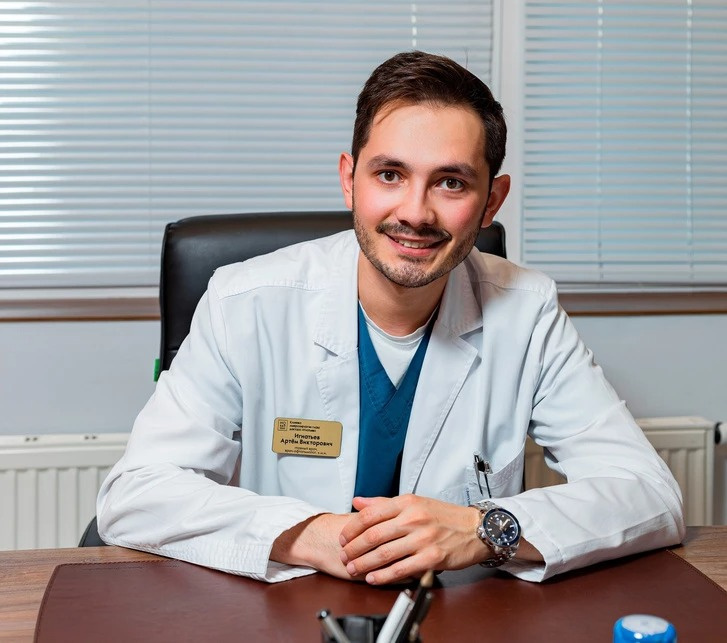 Главный врач клиники Артем Игнатьев