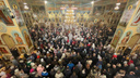 Сотни православных новосибирцев вышли на крестный ход в честь празднования Пасхи