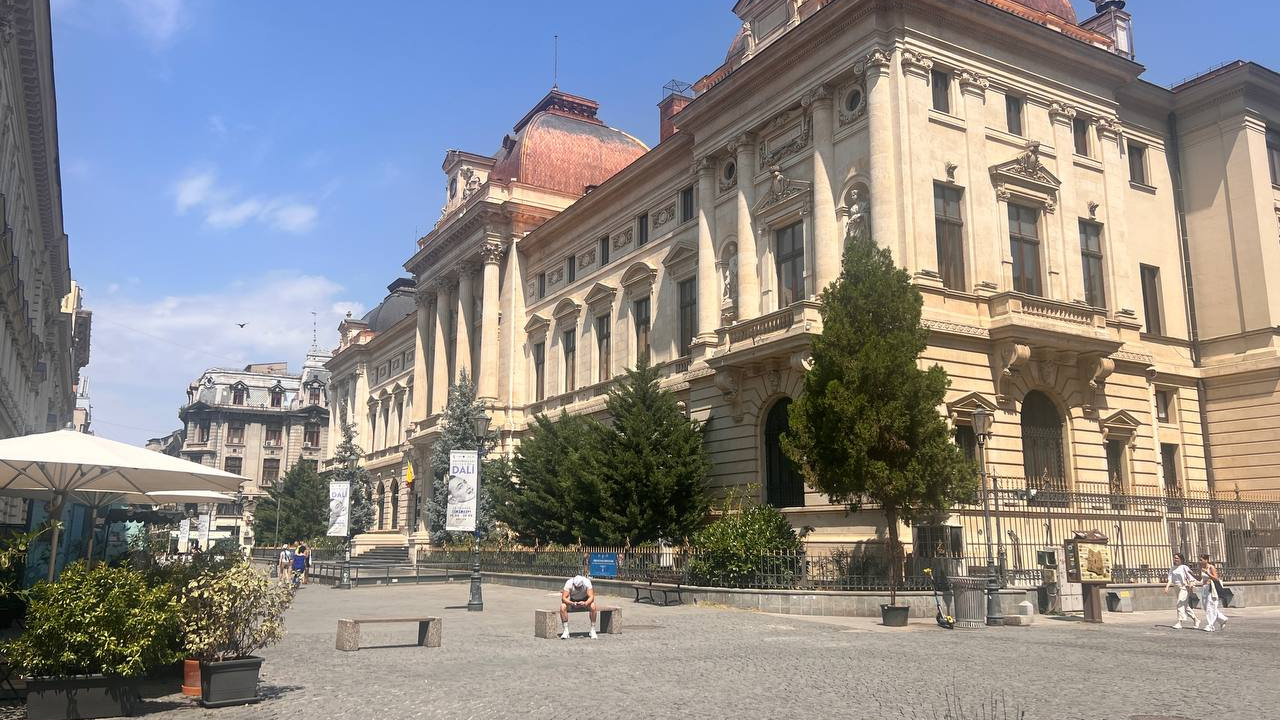 Замок вампира и дворец диктатора: почему обязательно нужно съездить в Румынию, и что там посмотреть — отпускной обзор с ценами
