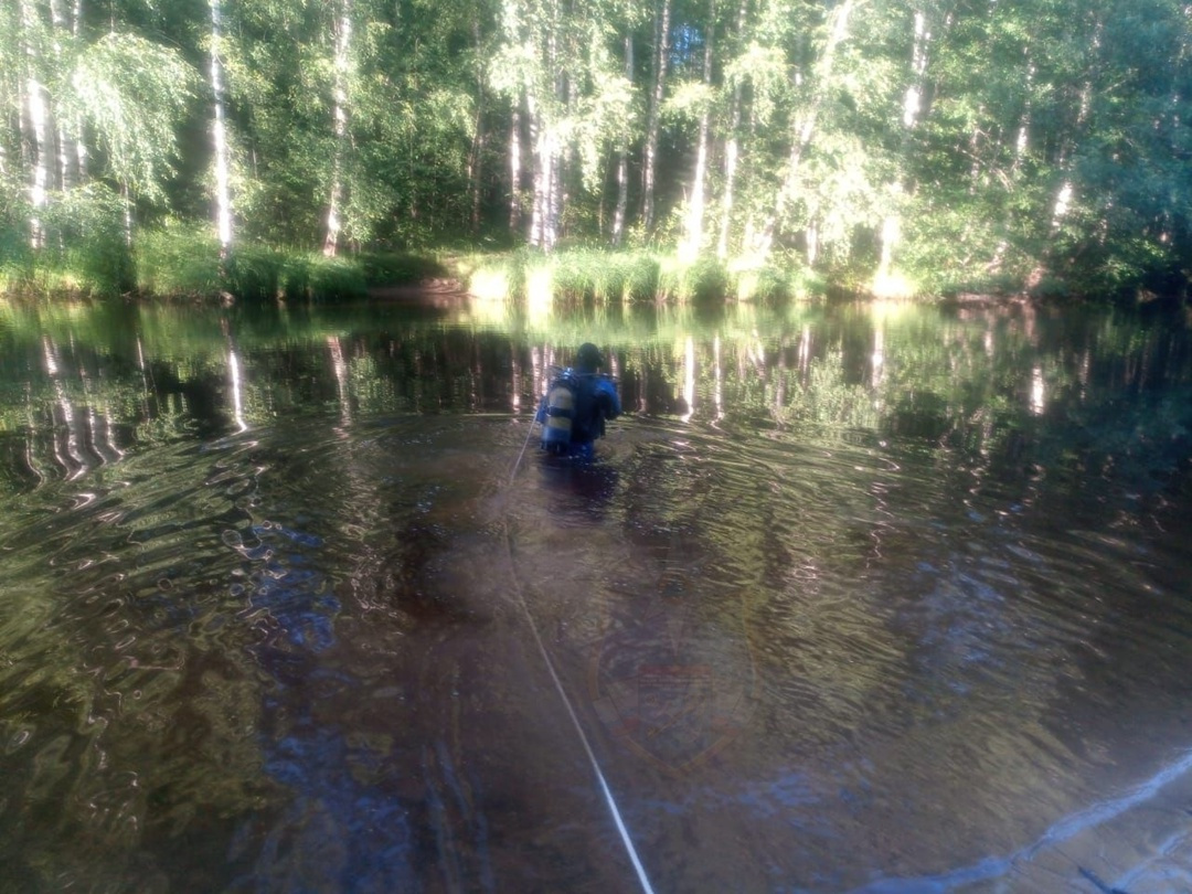 Погибшего под Гатчиной нашли на дне, а в Ладоге — на воде