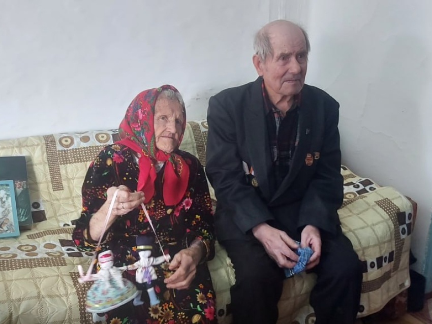 Супруги из Забайкалья прожили вместе 70 лет и отметили благодатный юбилей свадьбы