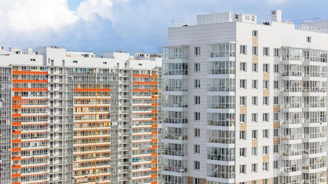 В Красноярске насчитали 63% нераспроданных квартир в новостройках. Сколько квадратов пустует в городе