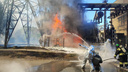 Пожарные показали, как тушат крупный пожар на металлургическом заводе «Красный Октябрь» в Волгограде