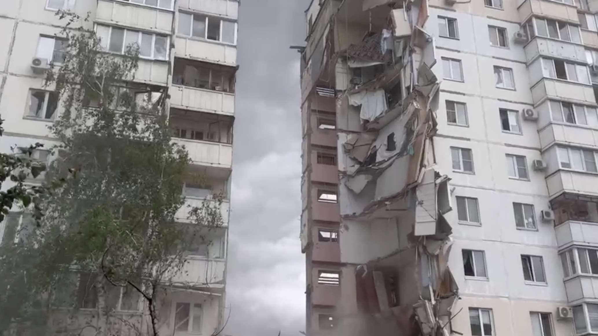 Повреждены 62 квартиры и 11 машин. Губернатор Гладков — о последствиях обстрела Белгородской области