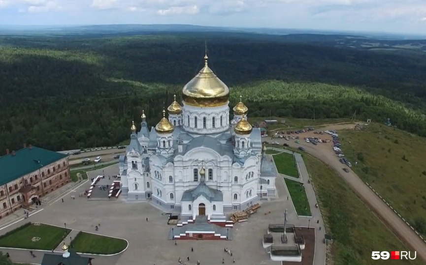 Белогорский монастырь находится на горе