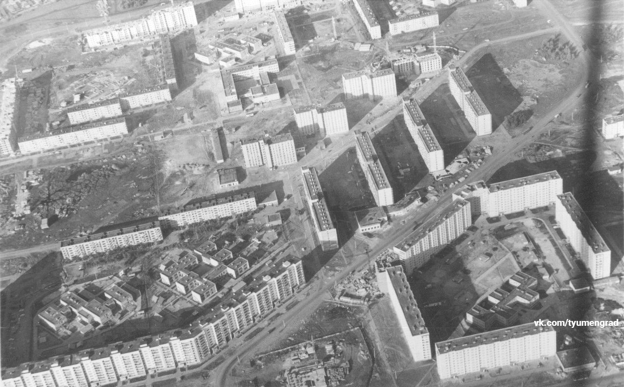 Вид на Олимпийскую в 1980-е. Район только достроился Вид на Олимпийскую в 1980-е. Район только достроился