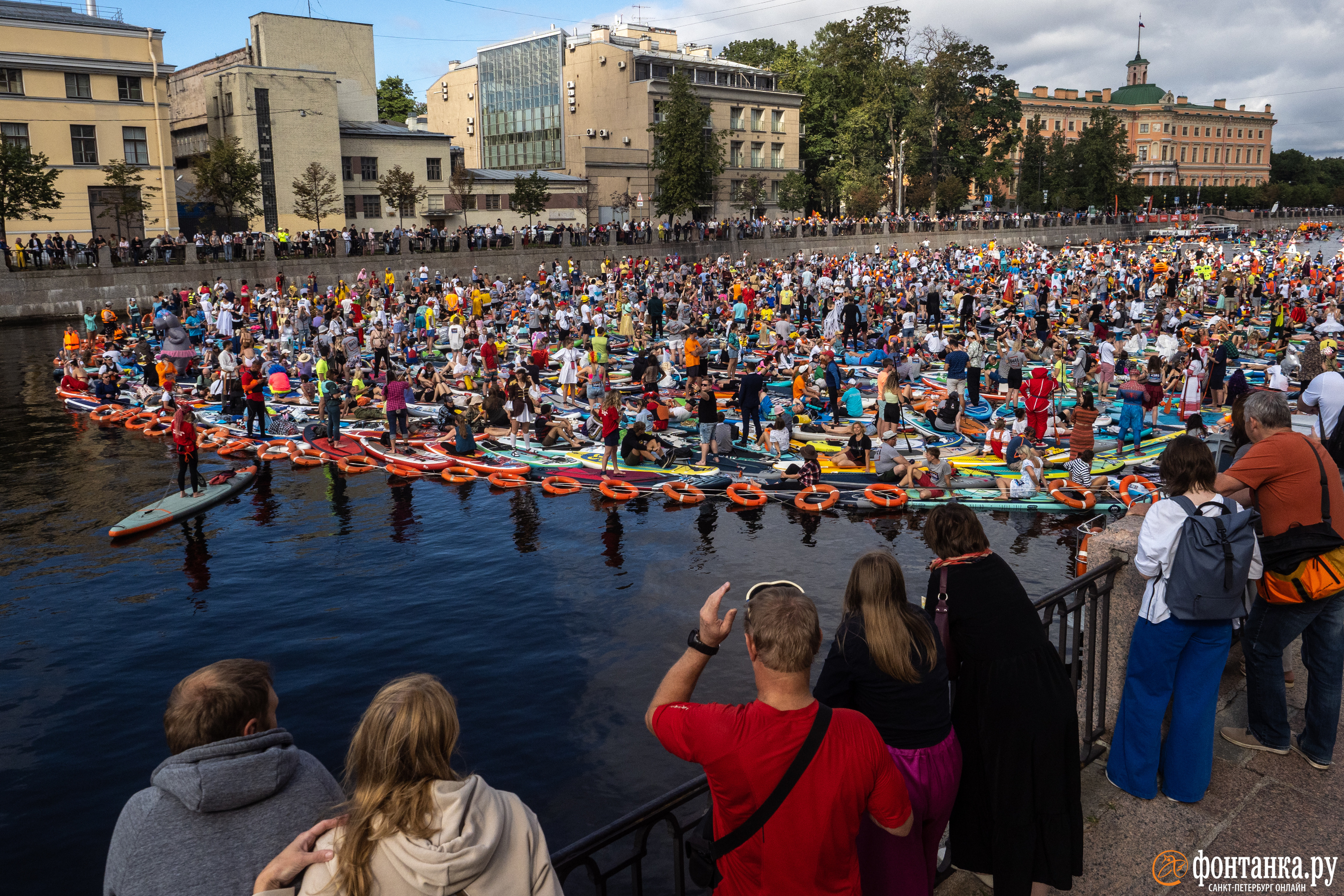 Восьмой фестиваль «Фонтанка SUP» собрал <a href="https://www.fontanka.ru/2023/08/06/72571781/" class="_ io-leave-page" target="_blank">рекордное количество участников</a>