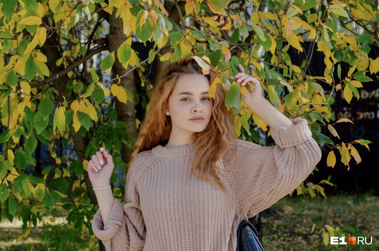 Ульяна Вячеславовна не только очень спортивная, она еще и пишет стихи Ульяна Вячеславовна не только очень спортивная, она еще и пишет стихи