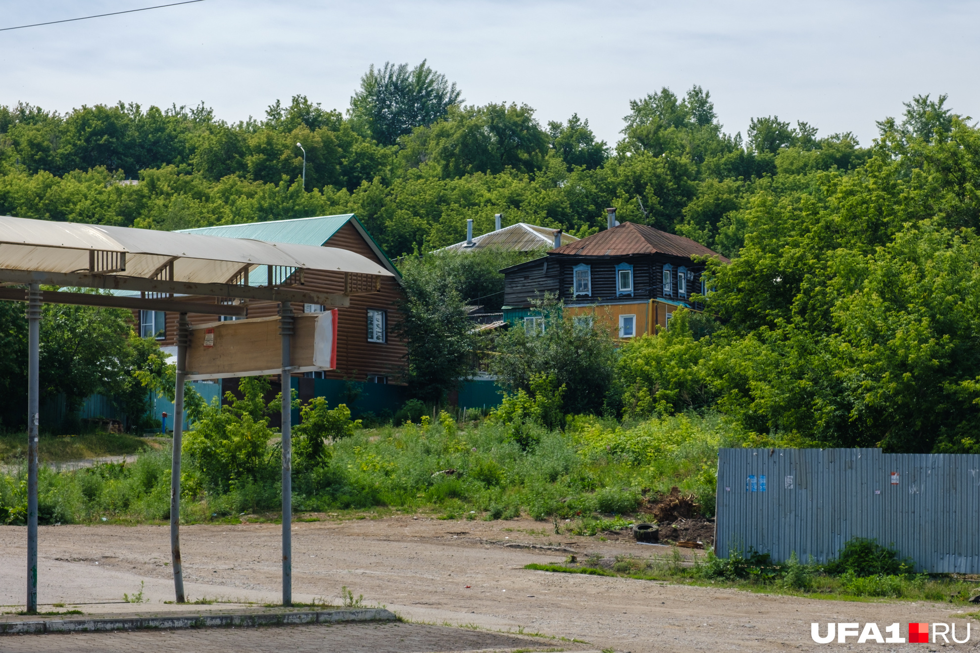 Вот так выглядит улица со стороны