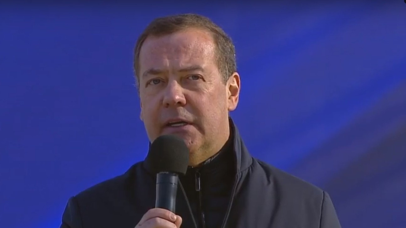 Грузовики ворвались в город, и всё встало: Волгоград парализован пробками после отъезда Дмитрия Медведева