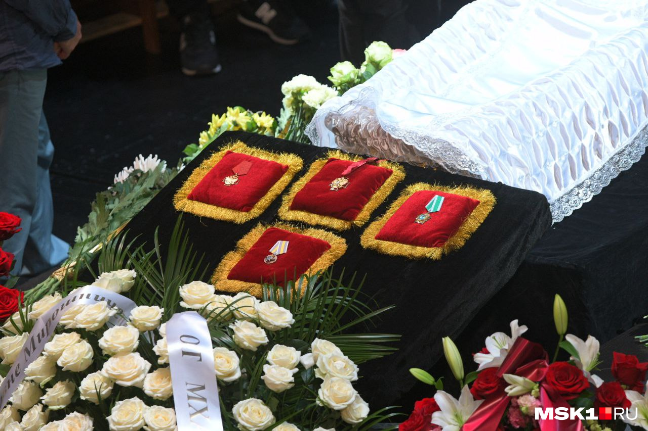 Прощание с ириной. Фото Мирошниченко в гробу. Прощание с Ириной Мирошниченко.