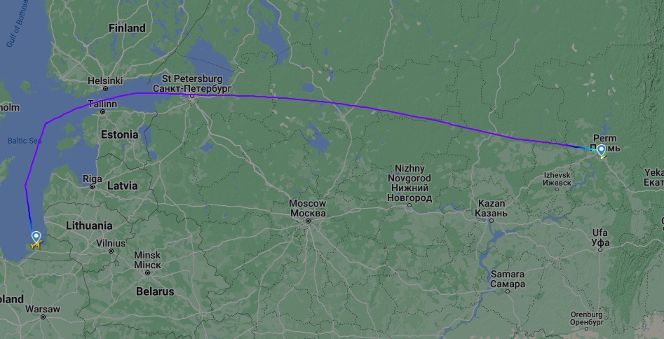 А так обычно летают самолеты из Калининграда в Пермь — как видите, маршрут проходит прямо над Санкт-Петербургом