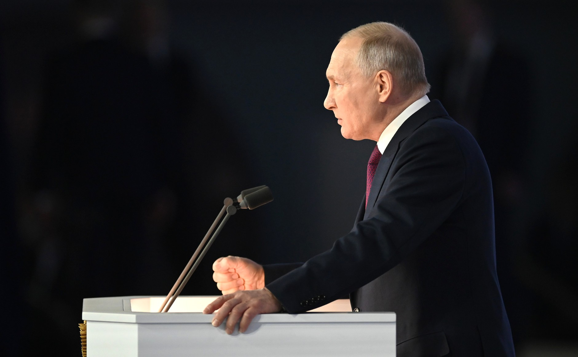 О чем Владимир Путин говорил в послании — рассказываем за две минуты