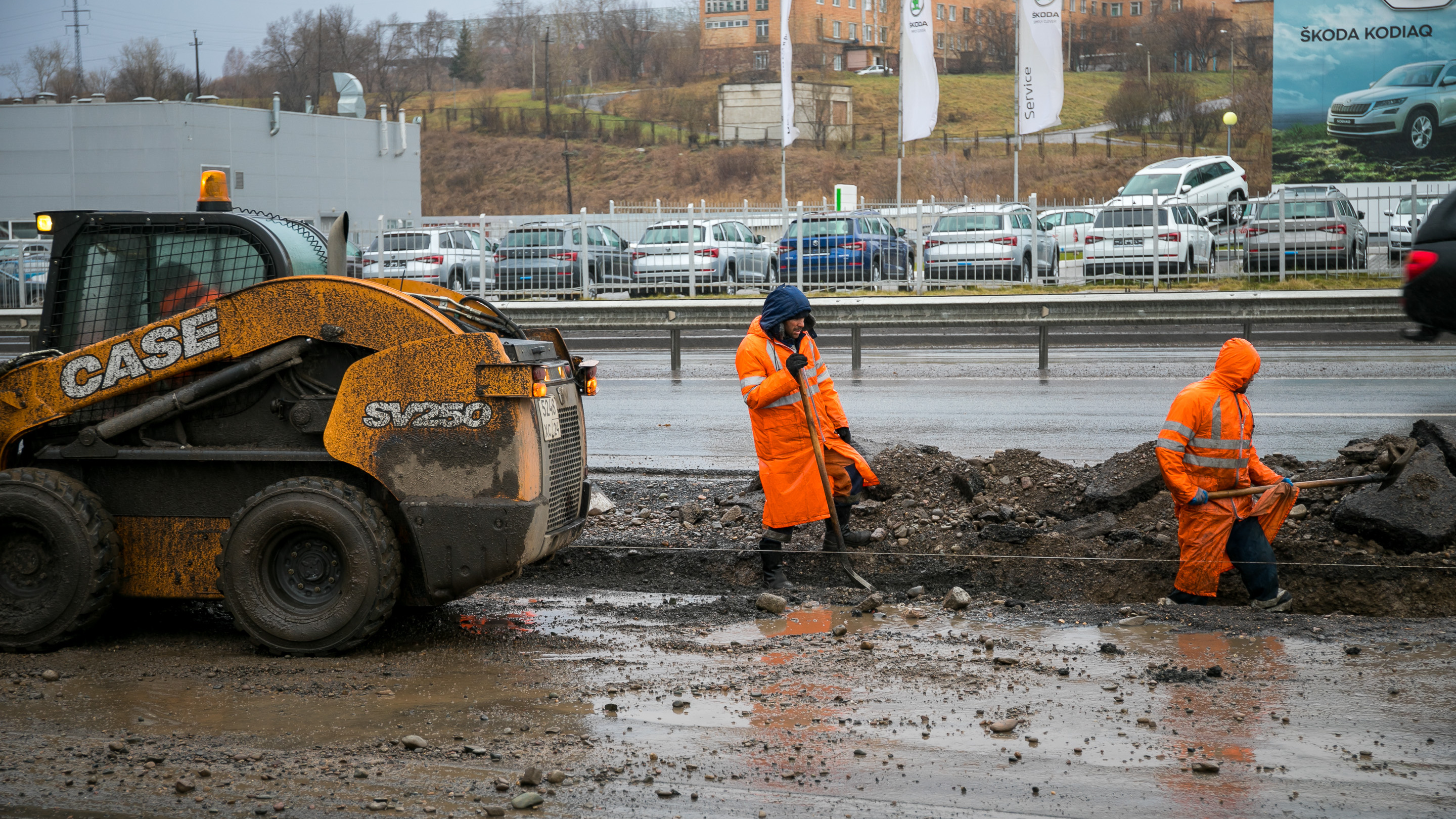 Мэр объяснил, почему в Красноярске раскрошились дороги