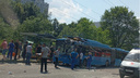 Повсюду стекла, баллон лежит на земле. Что происходит на месте взрыва автобуса на севере Москвы: фото и видео