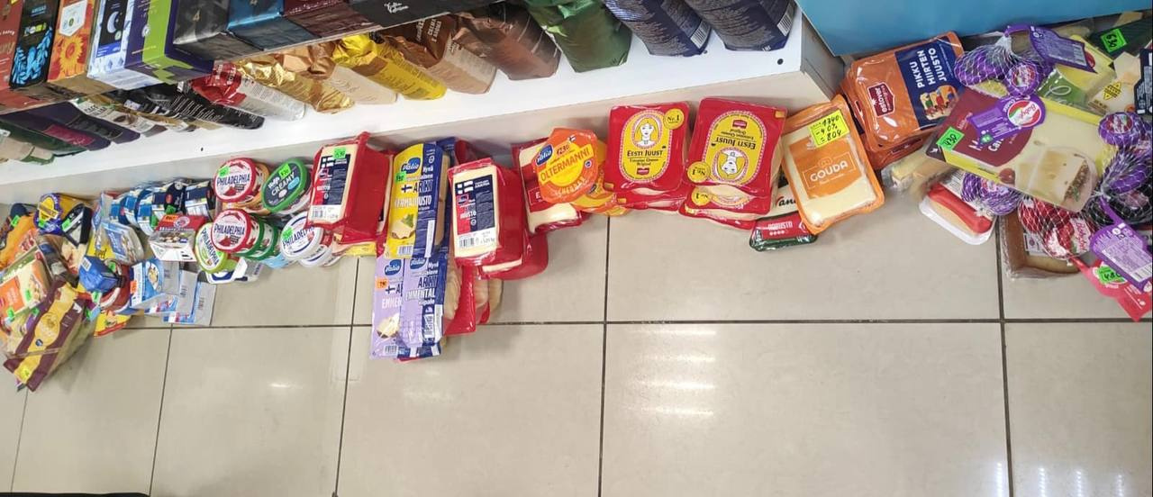 Жители Невского района остались без европейского сыра и мяса перед Новым годом после набега прокуратуры на магазин