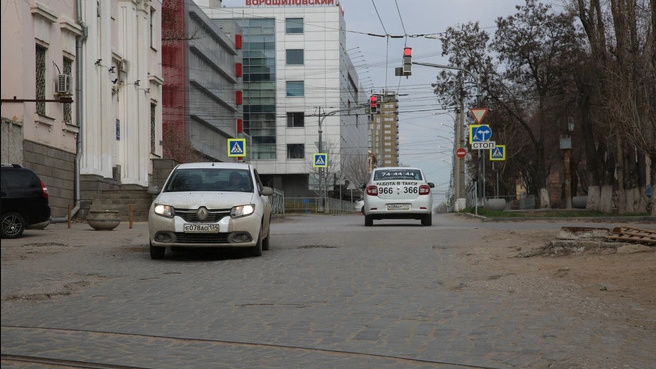 В Волгограде запретили движение и стоянку автомобилей. Рассказываем, где и почему