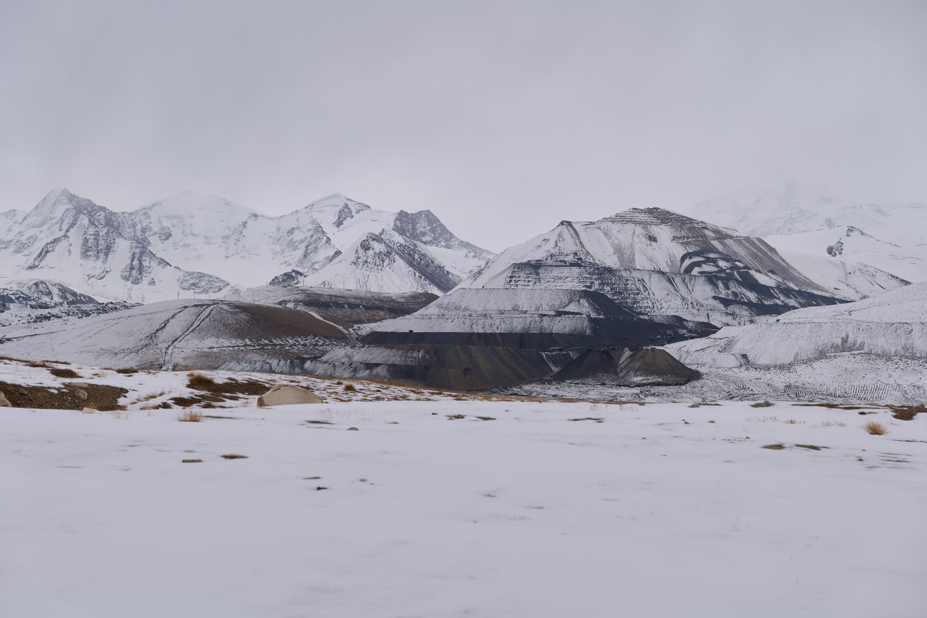 Пейзажи Кыргызстана. В этих горах находится золотой рудник