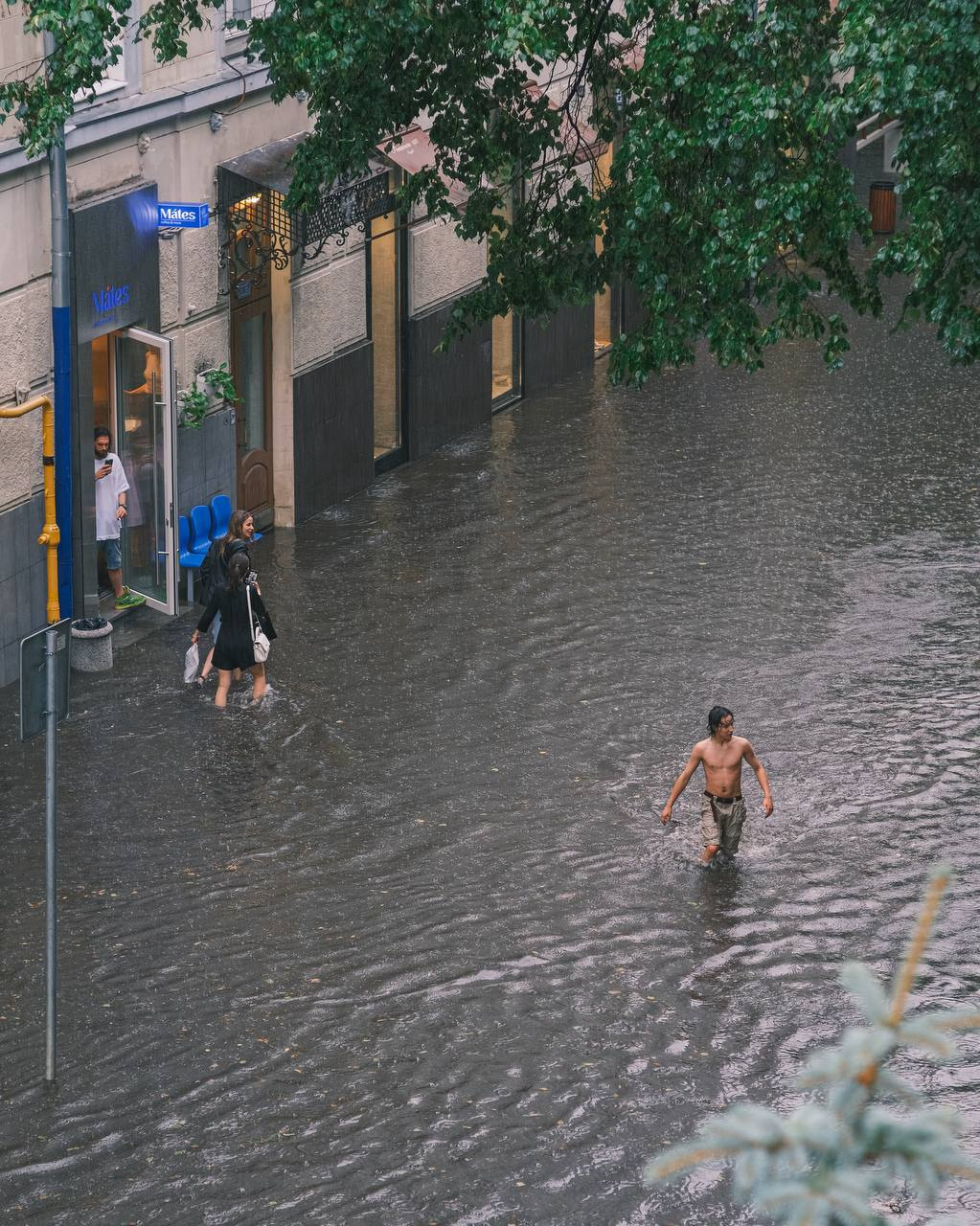 залило москву