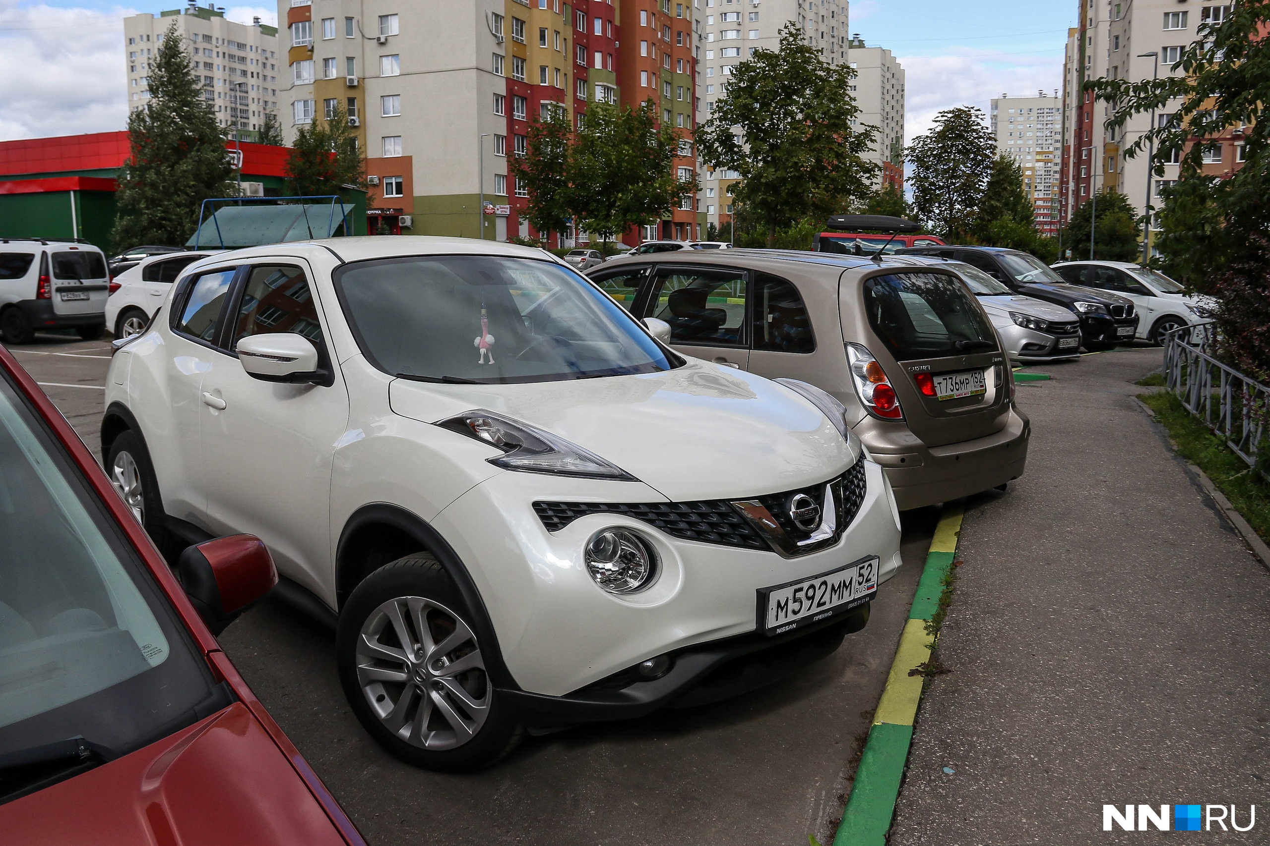 Короли парковок. Автомобилистов начали штрафовать за стоянку в ЖК Нижнего Новгорода