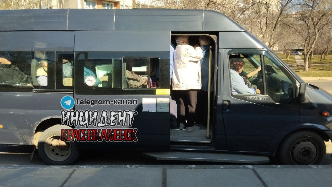 Микроавтобус, который выделили дачникам в Краснокаменске, оказался без техосмотра