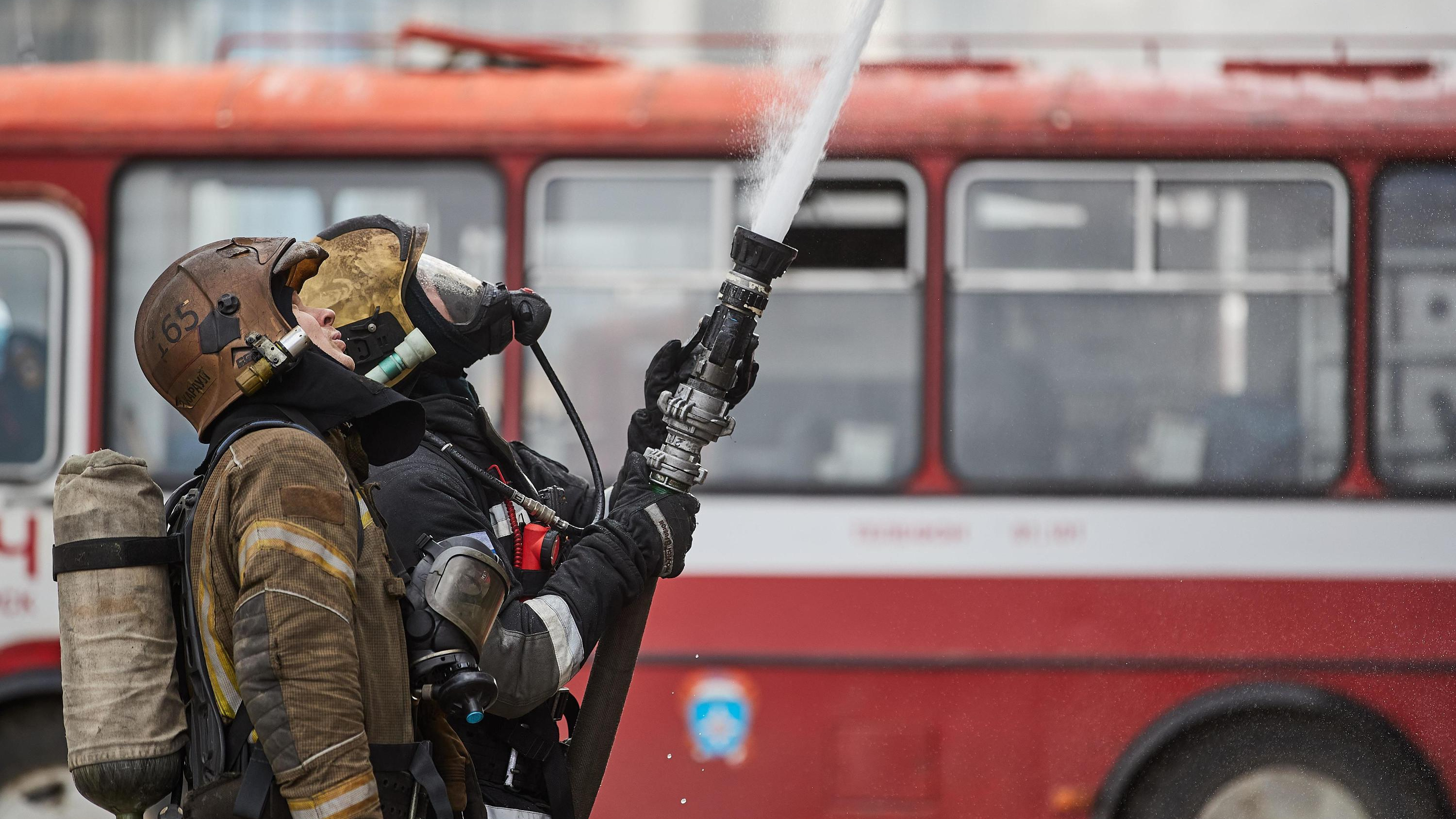 Почти 50 человек погибли на пожарах в Кузбассе с начала года. Спасают намного больше людей