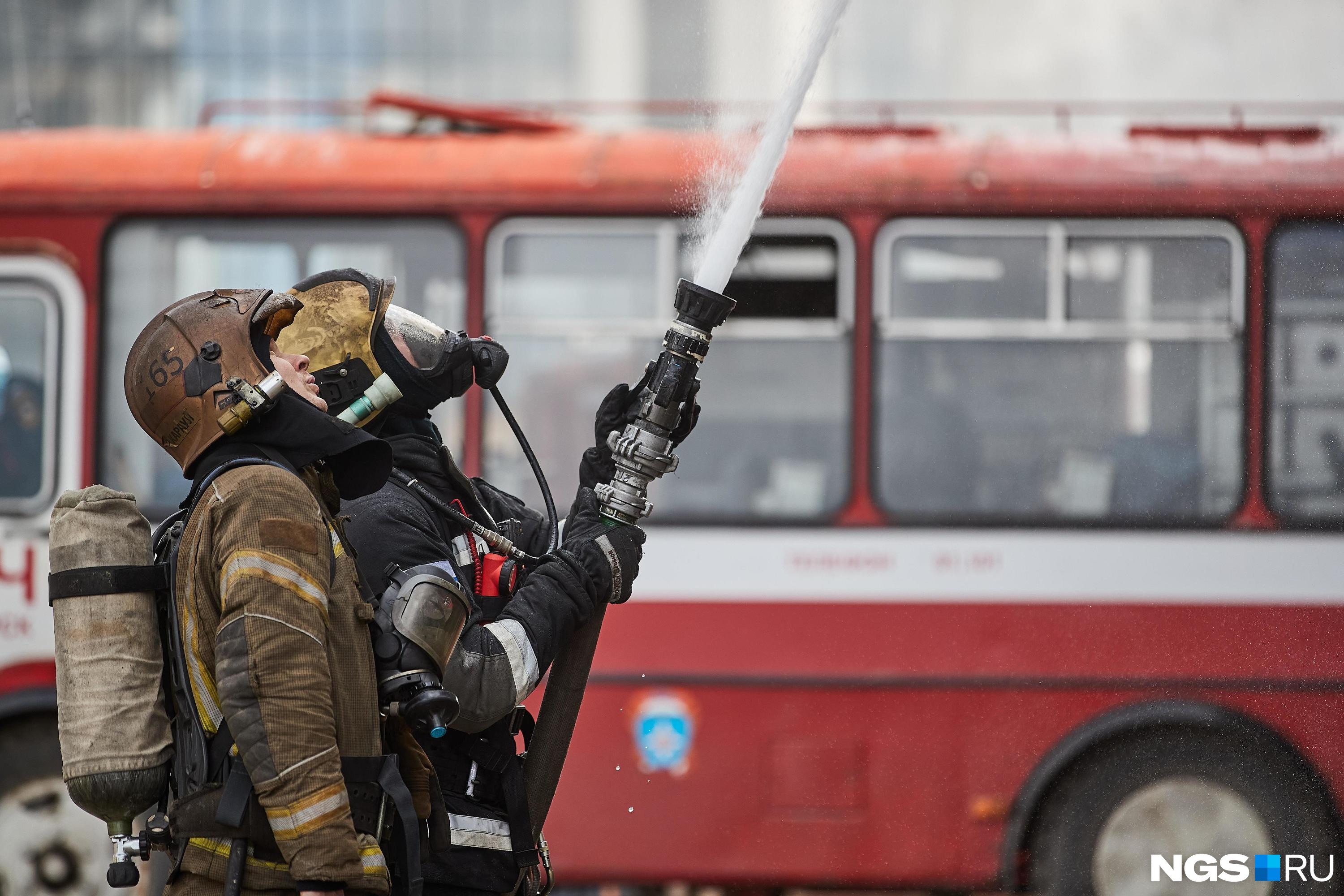 Почти 50 человек погибли на пожарах в Кузбассе с начала года. Спасают намного больше людей